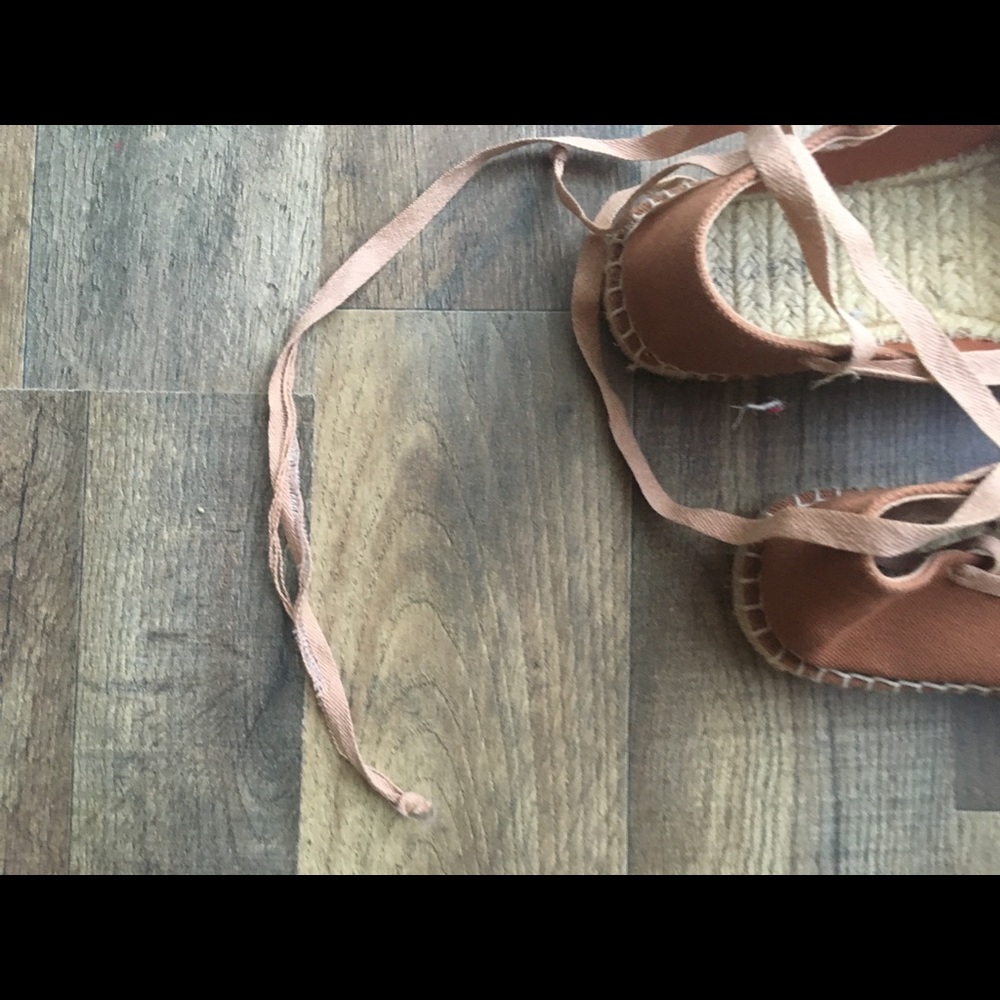 Beautiful espadrilles - Picture 5 of 7